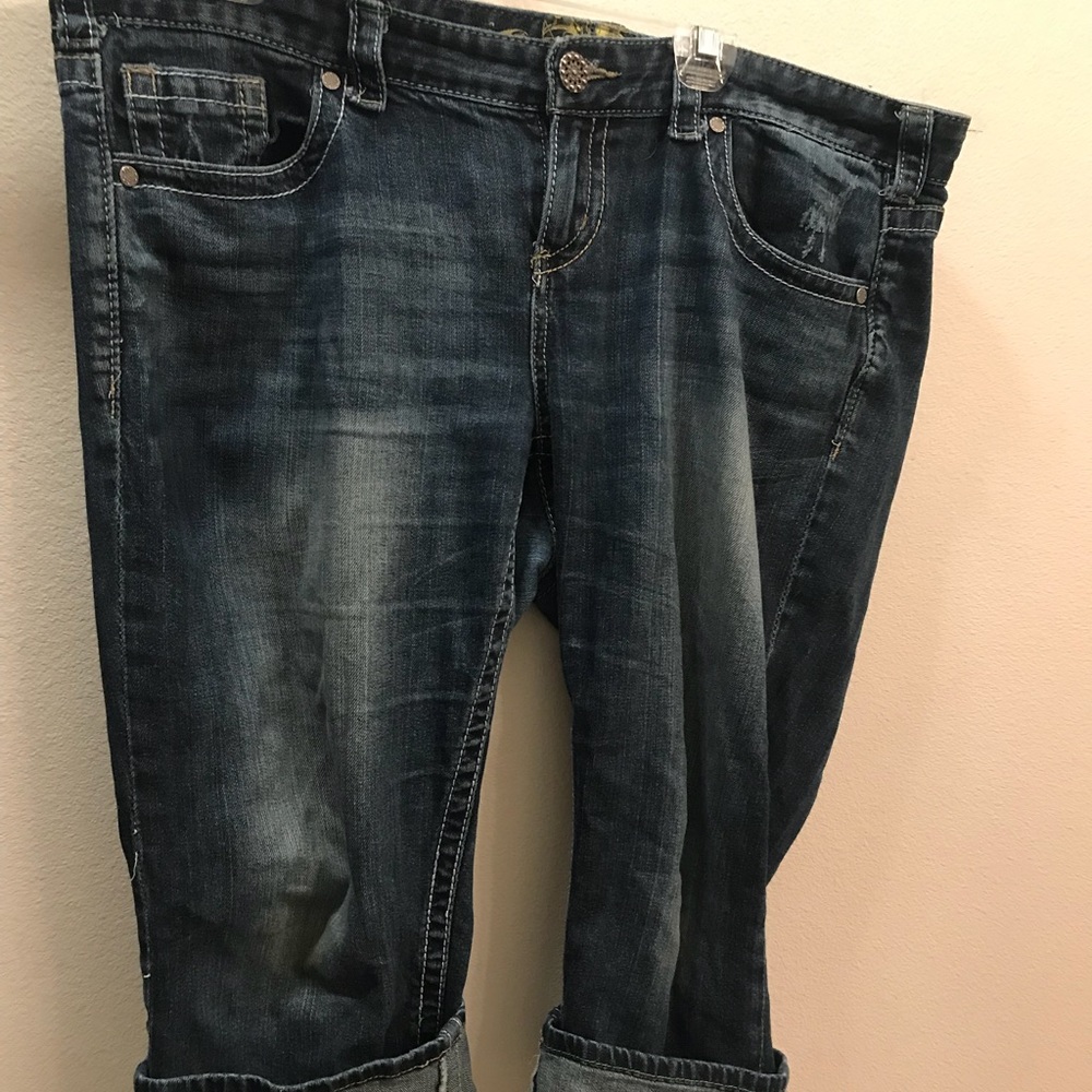 Maurices size 18 Capris